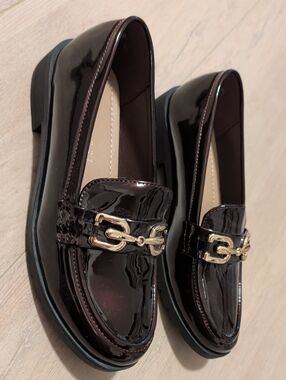Women's Patent Loafers with Gold Chain Accent - Dark Burgundy